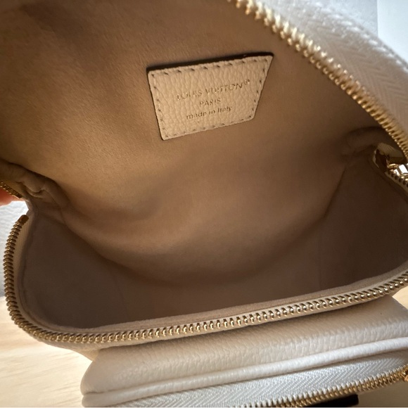 Louis Vuitton Mini Bumbag - Picture 9 of 12
